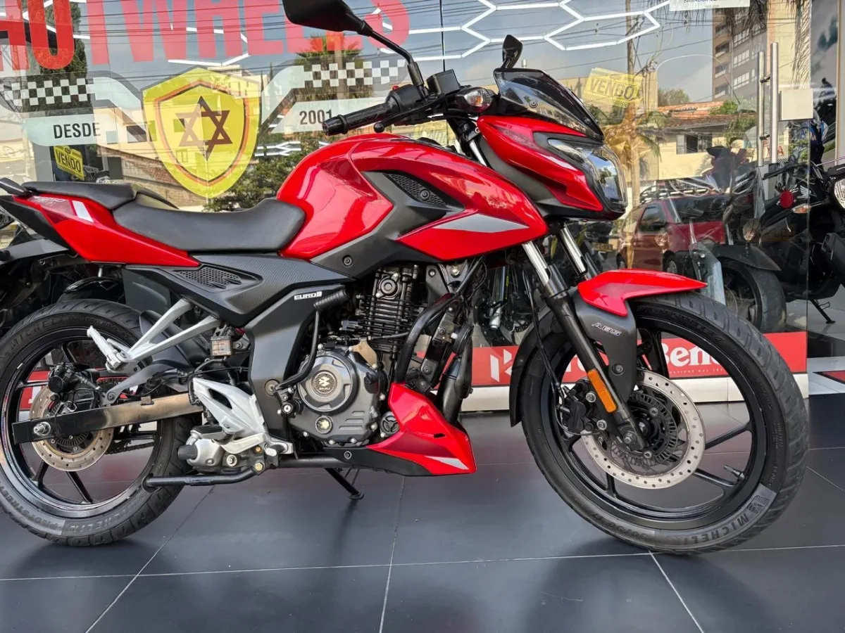 Bajaj PULSAR 150 TD FI 2025 Rojo — foto 3