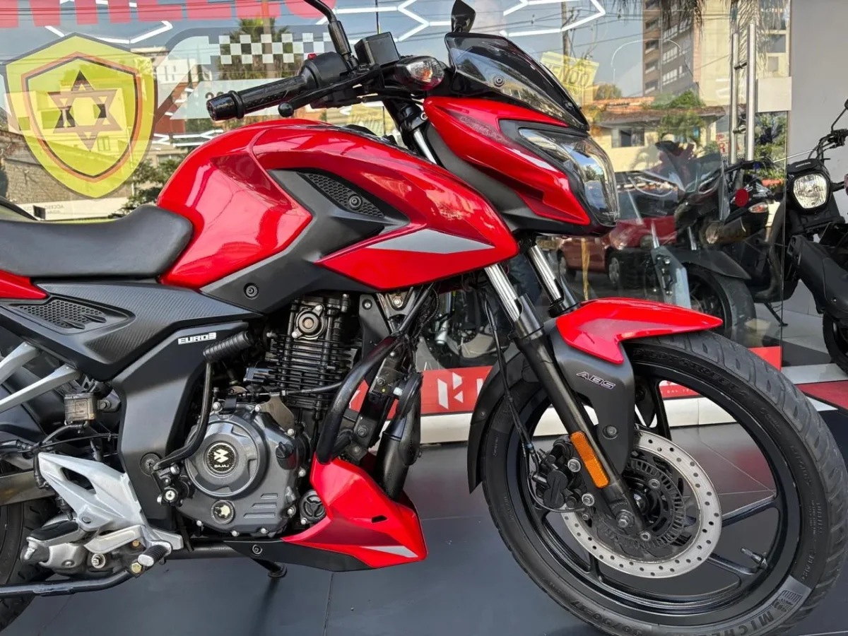 Bajaj PULSAR 150 TD FI 2025 Rojo — foto 4
