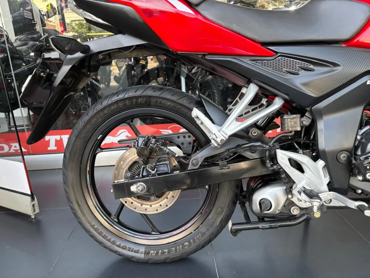 Bajaj PULSAR 150 TD FI 2025 Rojo — foto 6