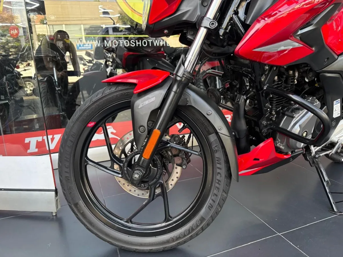 Bajaj PULSAR 150 TD FI 2025 Rojo — foto 17