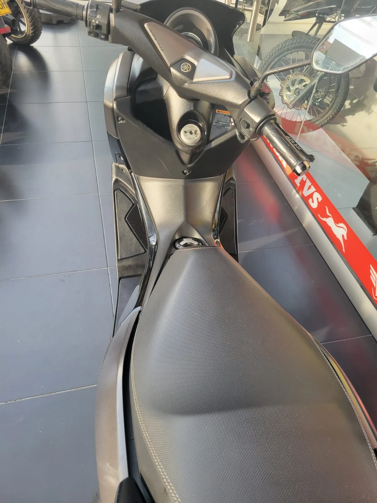 Yamaha NMAX 2021 Negro — foto 3