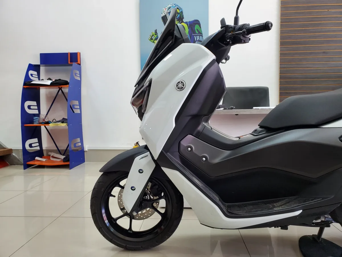 Yamaha NMAX 2027 Blanco — foto 13