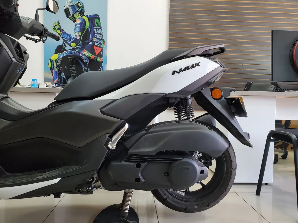 Yamaha NMAX 2027 Blanco — foto 14
