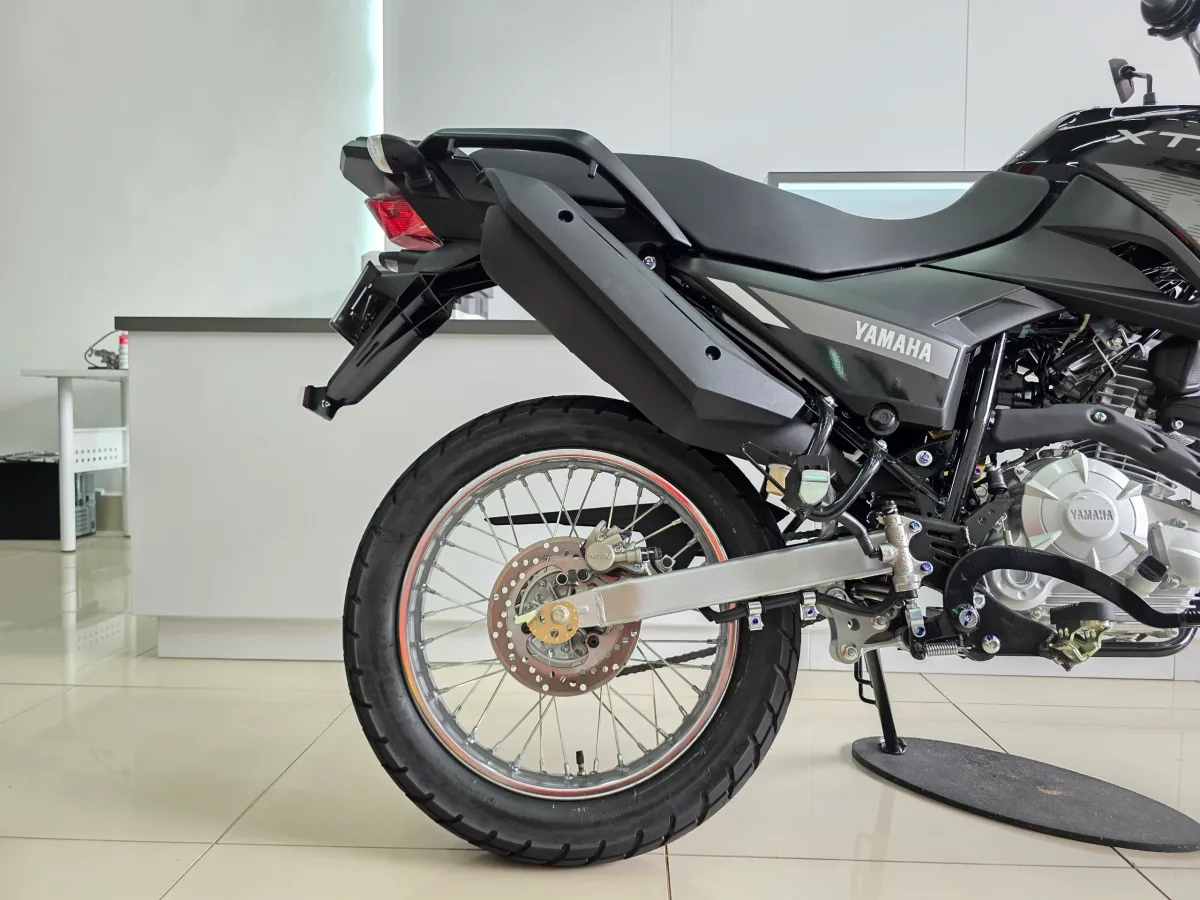 Yamaha XTZ 150 2027 Negro — foto 2